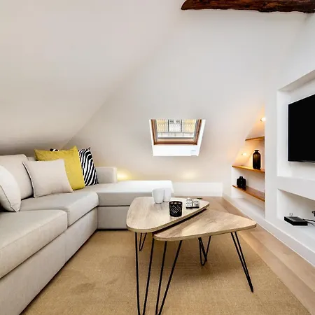 Whome | Madalena Downtown Luxury Duplex Apartment Lissabon