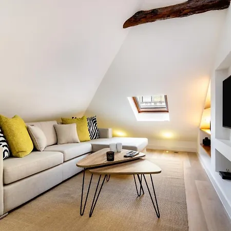 Whome | Madalena Downtown Luxury Duplex * Lissabon