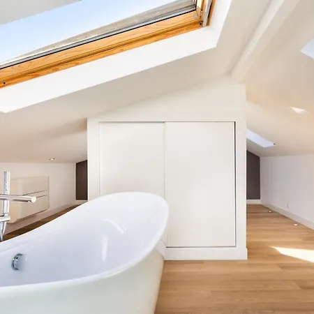 Whome | Madalena Downtown Luxury Duplex Apartament Lizbona