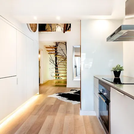 Whome | Madalena Downtown Luxury Duplex Apartment Lissabon