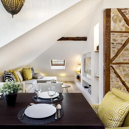 Whome | Madalena Downtown Luxury Duplex Lizbona