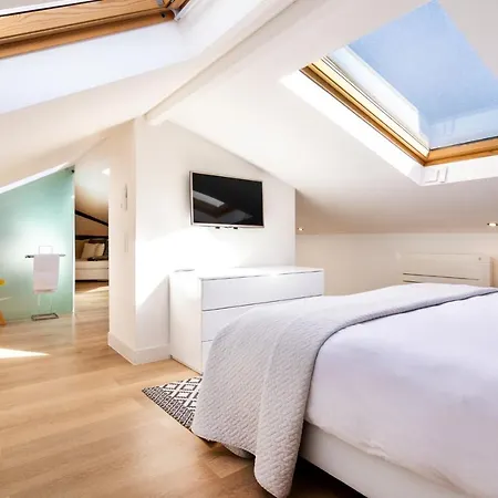 Whome | Madalena Downtown Luxury Duplex Lizbona