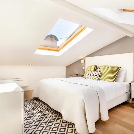 Whome | Madalena Downtown Luxury Duplex Apartment Lissabon